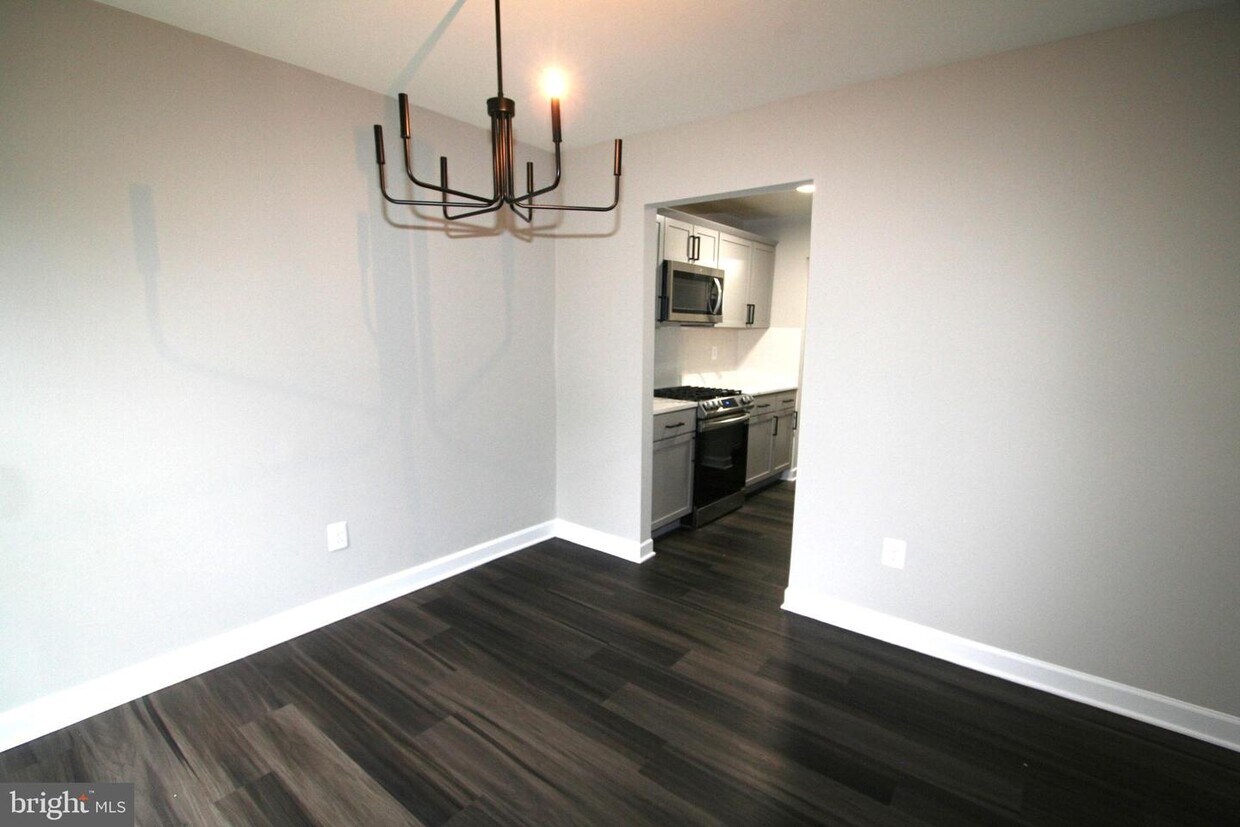 Foto principal - 8575 Seasons Way