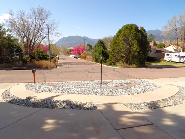 Building Photo - 1806 Koshare St