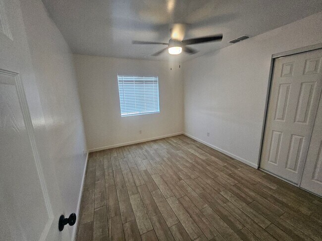 Foto del edificio - 1st MONTH'S RENT FREE!!! 3 Bedroom Home Located in Bullhead City