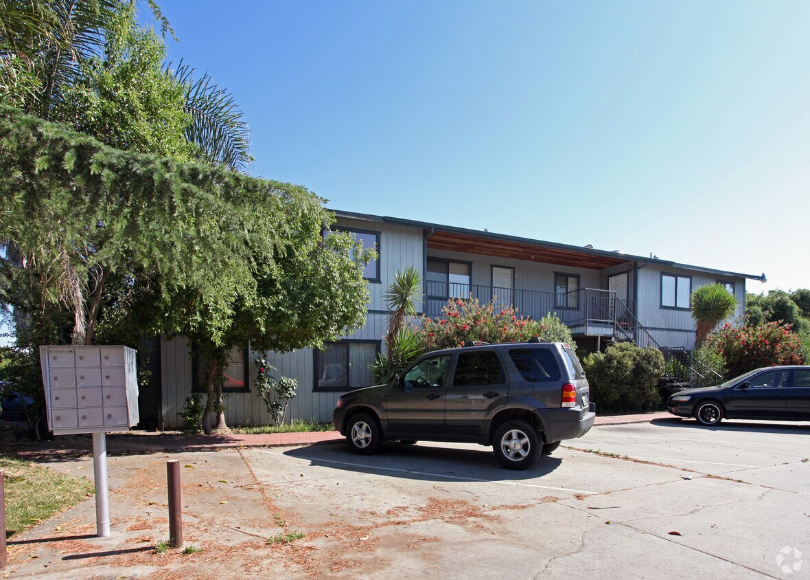 821 7th St, Livingston, CA 95334 Apartments in Livingston, CA