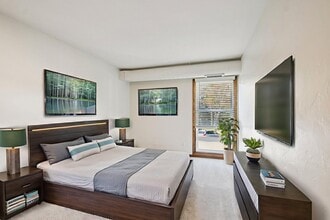 Building Photo - Wayzata Woods