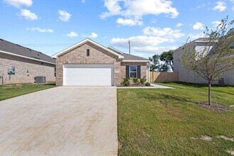 Building Photo - 1825 Aleia Cv