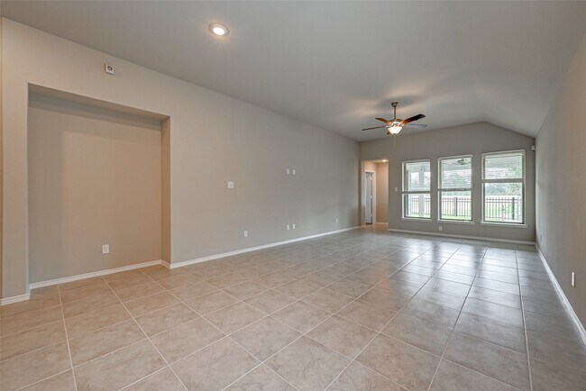 Foto del edificio - 3110 Rising Fir Ln