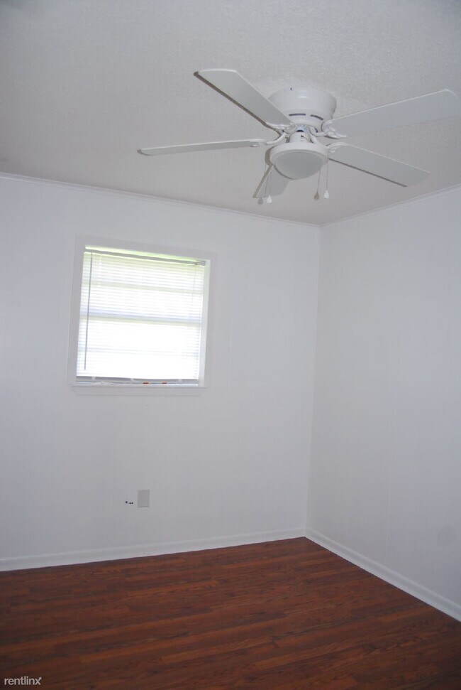 Building Photo - 124 Deanna St