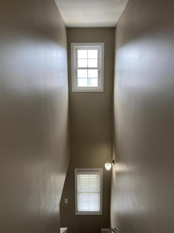 Building Photo - 175 Rowse Dr
