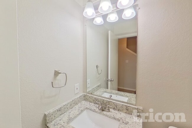 Building Photo - 5617 Wembley Downs Dr