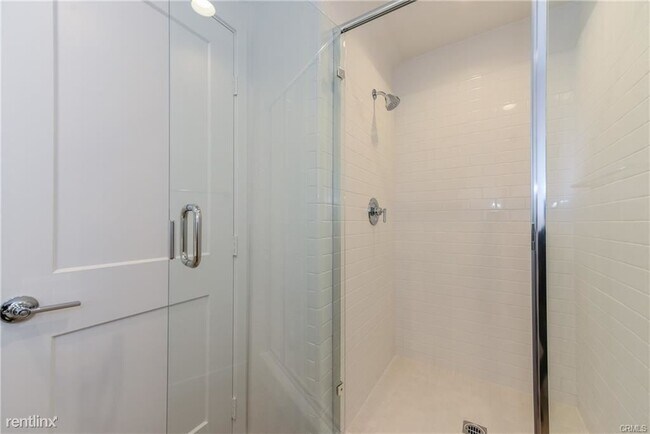 Building Photo - 3 br, 3.5 bath House - 115 Allusion