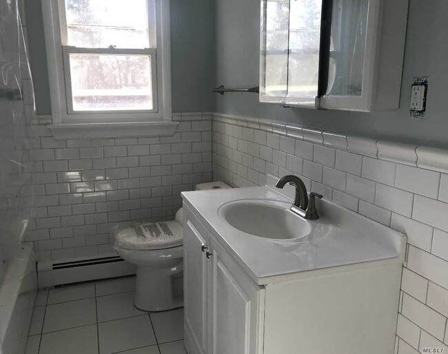 Building Photo - 46 Booker Dr