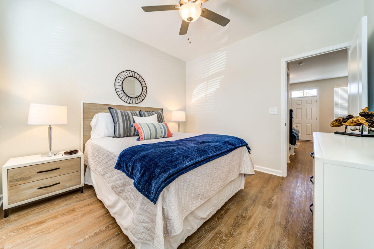Foto principal - 1411 Southern Oaks Dr