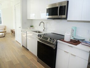 Building Photo - 38 Hichborn St