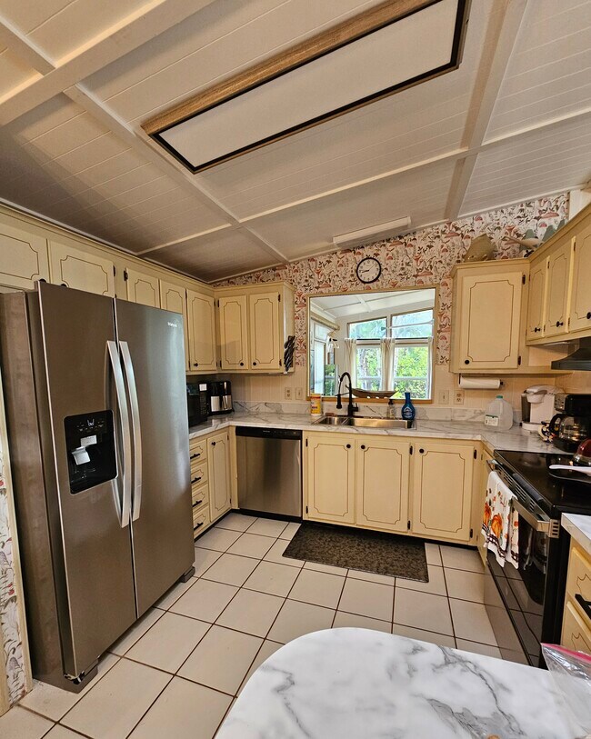 Building Photo - 1246 N Indies Cir