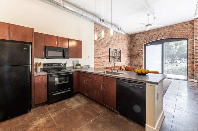 Foto del edificio - Mayton Transfer Lofts