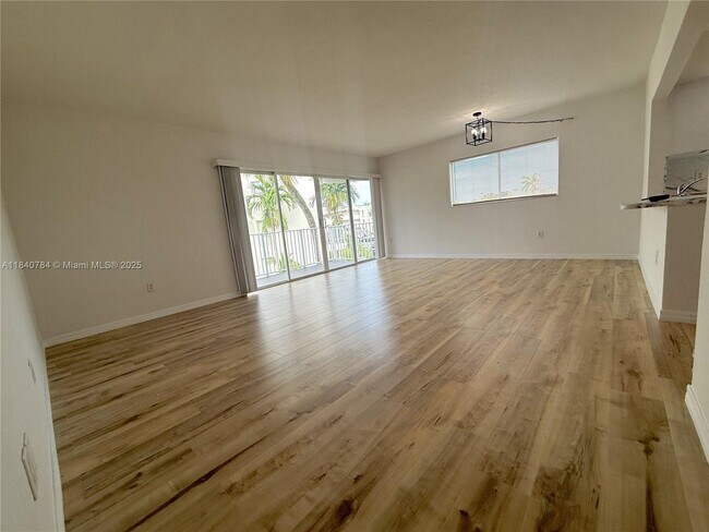 Foto del edificio - 7737 SW 88th St