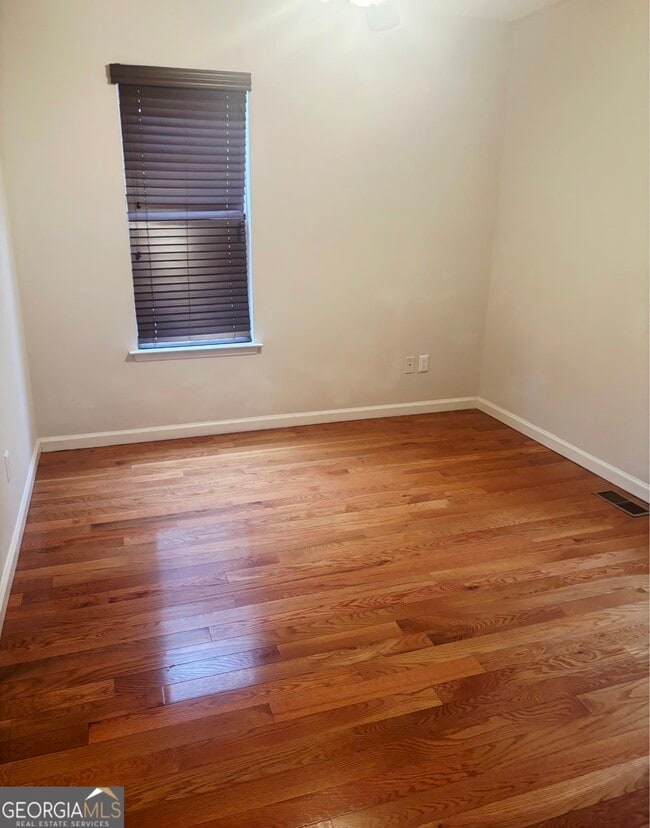 Building Photo - 557 Crestridge Ct