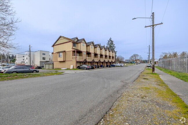 Building Photo - 3110 S 43rd St
