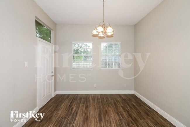 Building Photo - 2106 Hazyknoll Ln
