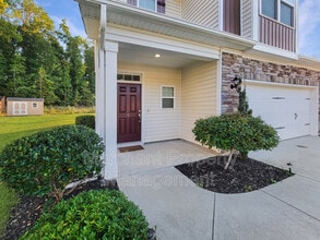 Building Photo - 4 Wisner Ct