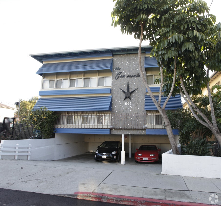 Building Photo - 1926 N Vista del Mar Ave