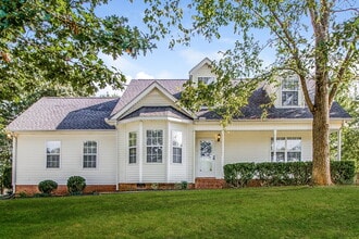 Building Photo - 2814 Meadowhill Dr