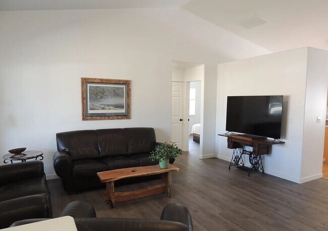 Foto del edificio - Beautiful 3 bed 2 bath home in the Haven Cove Subd just off Cherry Ln and N Ten Mile Rd