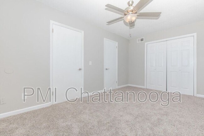 Foto del edificio - 331 Cloud Spring Rd