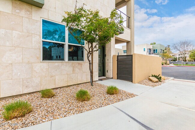 Building Photo - 9001 E San Victor Dr