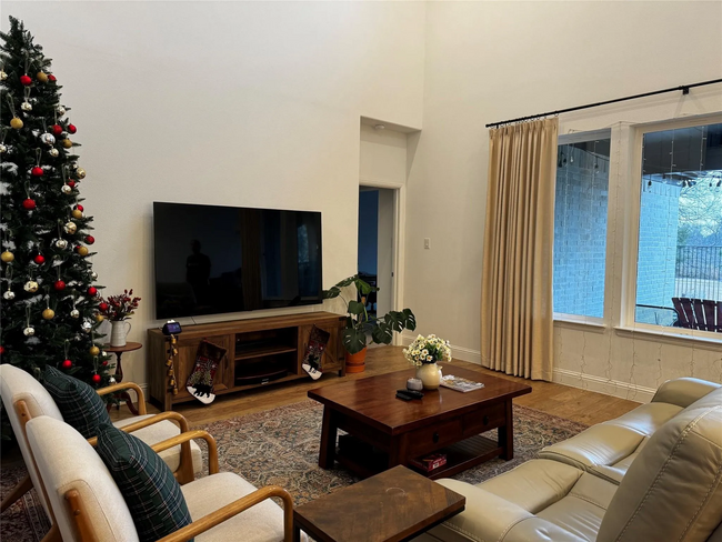 Foto del edificio - 539 Farrell Ln