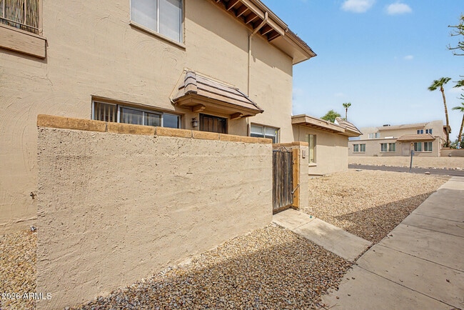 Building Photo - 17009 E Calle Del Oro