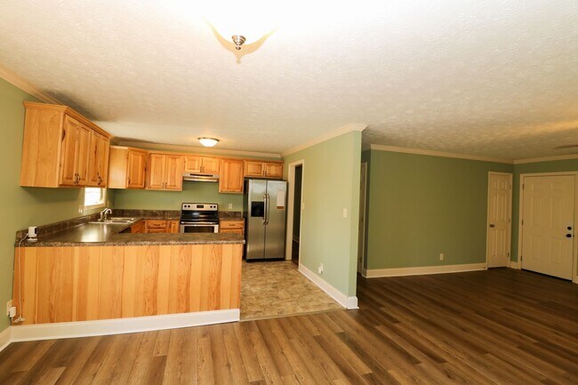 Foto del edificio - MOVE IN READY!