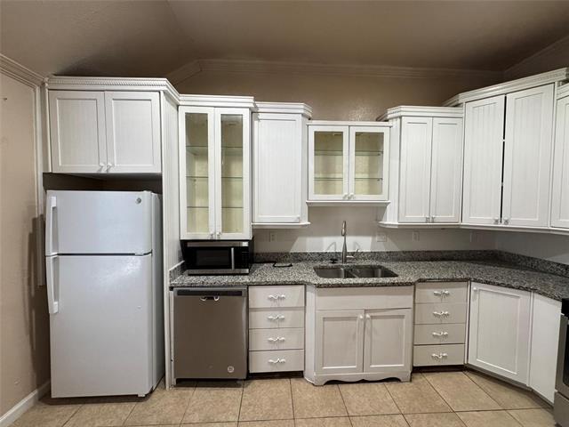 Primary Photo - 5400 Village Green Dr