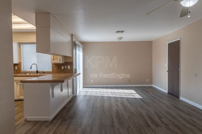 Foto del edificio - 2930 Angel Dr