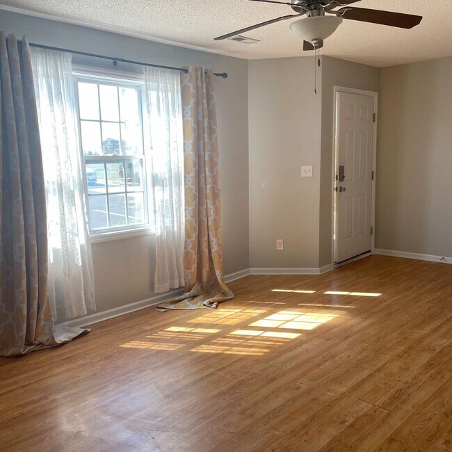 Foto del edificio - 2136 Flagstone Ct