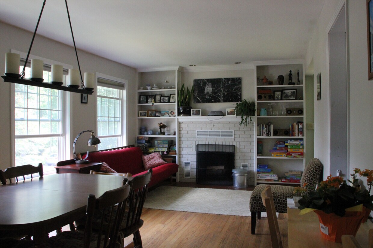 Primary Photo - 30 Woodcrest Drive