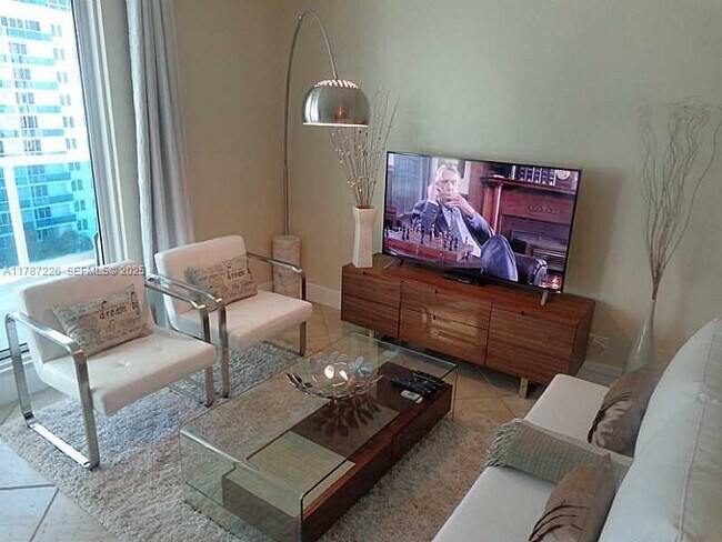 Building Photo - 2301 Collins Ave