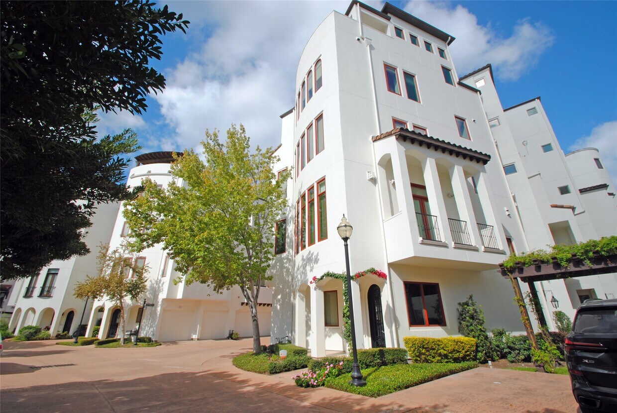 Foto principal - 302 Calle Sevilla Pl