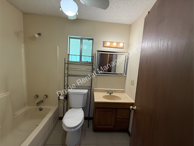 Foto del edificio - 335 N Baronne St
