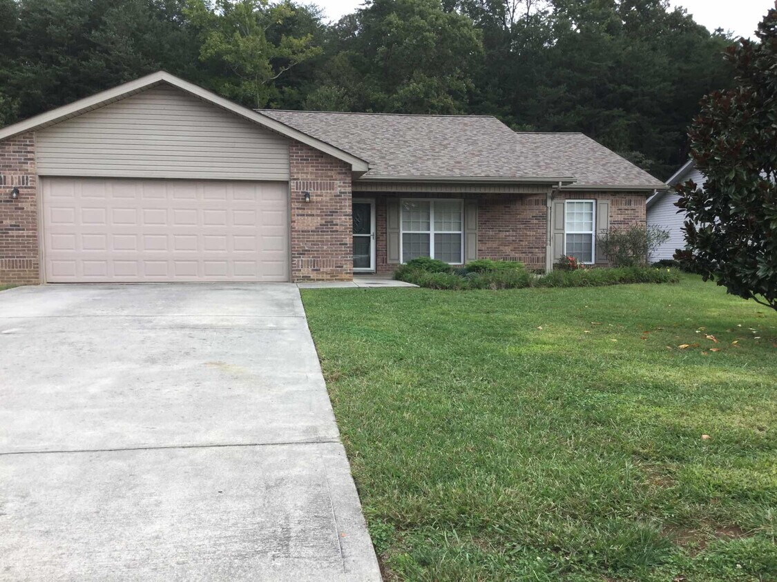 Primary Photo - 3020 Country Meadows Lane