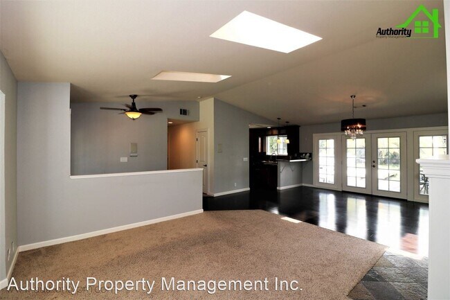 Foto del edificio - 4 br, 3 bath House - 1102 Hope Lane