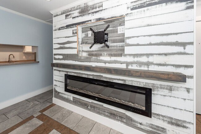 Foto del edificio - 2 Bedroom, 2 Bathroom Condo in Woodscape - Mt Pleasant