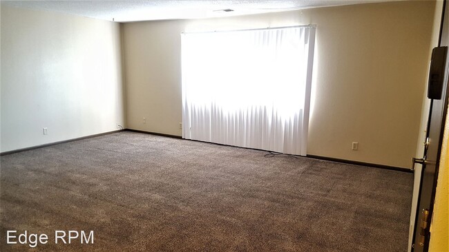 Building Photo - 3730-3834 Quail Pl