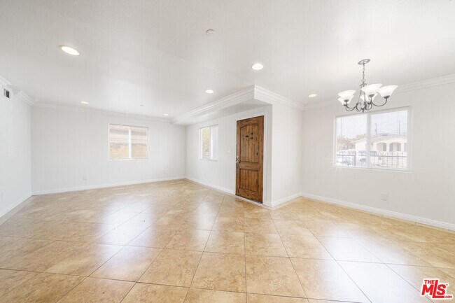 Foto del edificio - 838 E 80th St