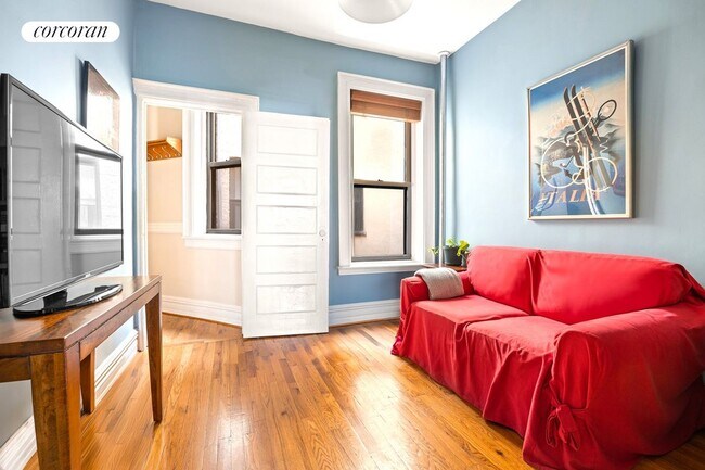Building Photo - 454 15th St