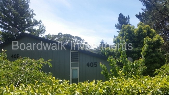 Building Photo - 405 Piccadilly Pl