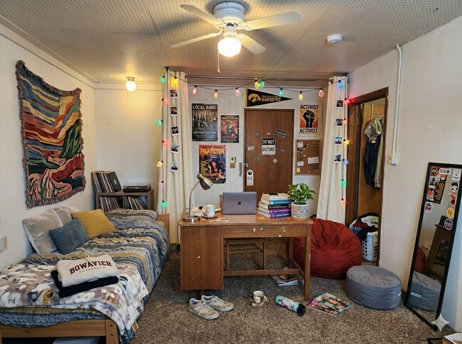 Foto del edificio - 604 W Seerley Blvd