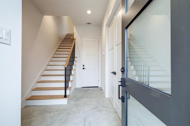 Foto del edificio - 2103 Emancipation Ave