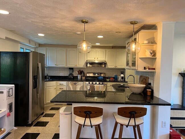 Foto del edificio - 11 Garrison Rd