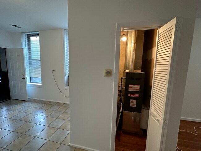 Foto del edificio - 1302 N Cleaver St