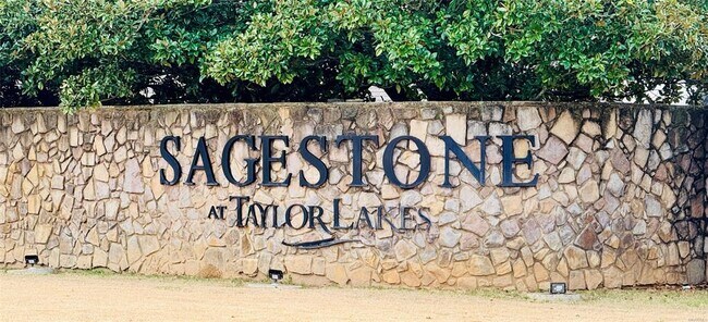 Building Photo - 5812 Lotus Cir