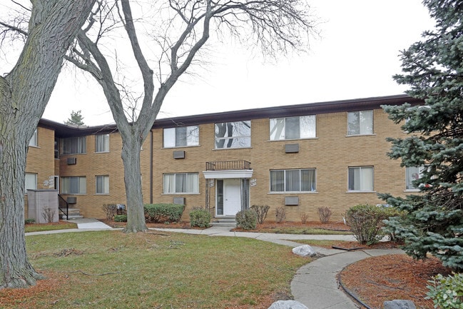 Building Photo - Holiday Manor