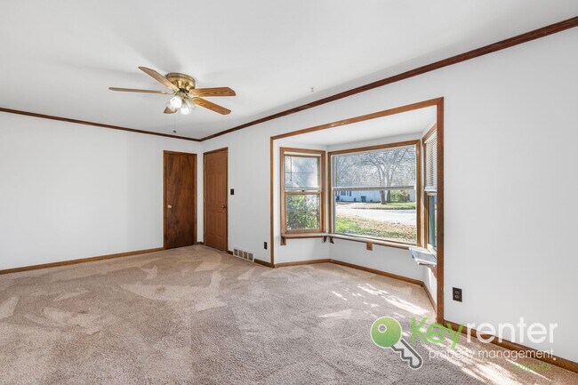 Foto del edificio - Cute 3 bedroom house near shopping, restaurants, and easy highway access!